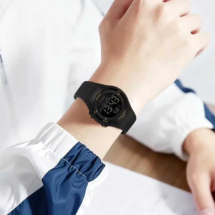 Montre SANDA numérique sportive résistante à l'eau avec affichage LED pour homme et femme occasions spéciales