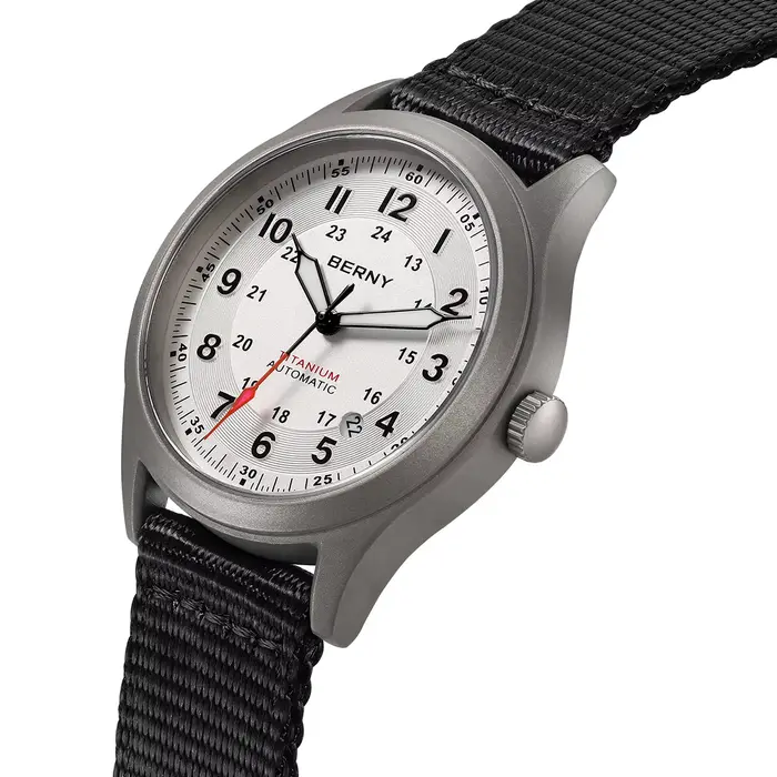 Montres automatiques en titane BERNY résistantes à l'eau pour hommes avec cristal de saphir et mouvement Miyota 8215 pour randonnées et occasions spéciales