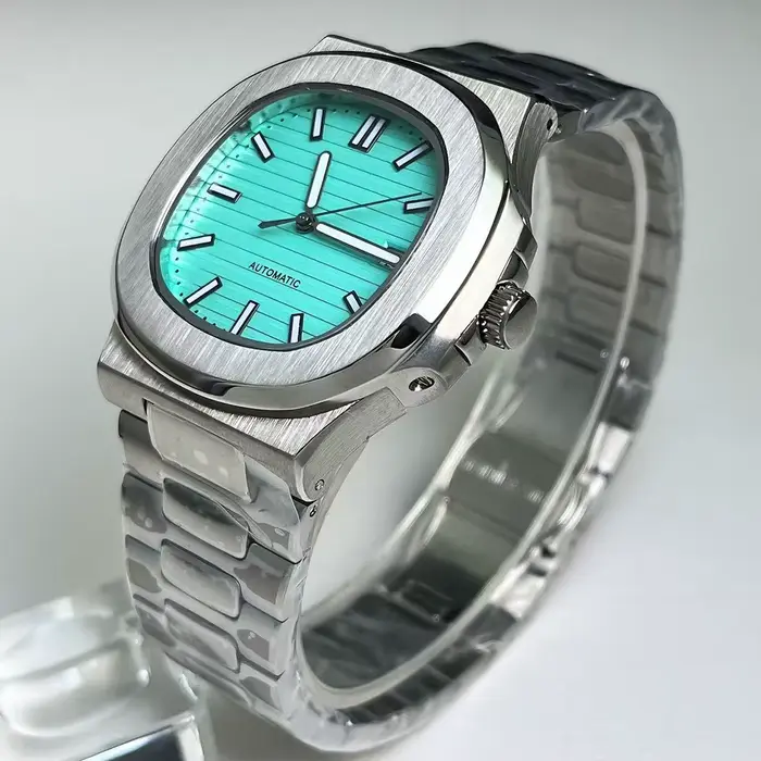 Montre mécanique automatique pour hommes avec bracelet étanche en acier inoxydable et date MIYOTA8215
