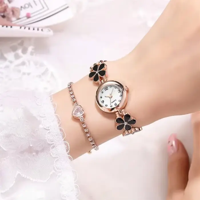 Montre-bracelet quartz pour femme élégante et polyvalente style vintage cadeau pour femmes occassions spéciales quartz analogique-digital bracelet acier argenté