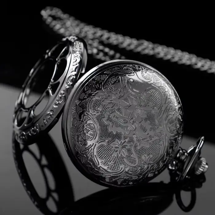 Montre à gousset rétro en acier inoxydable pour femmes et hommes, cadeau vintage occasionnel, design squelette quartz