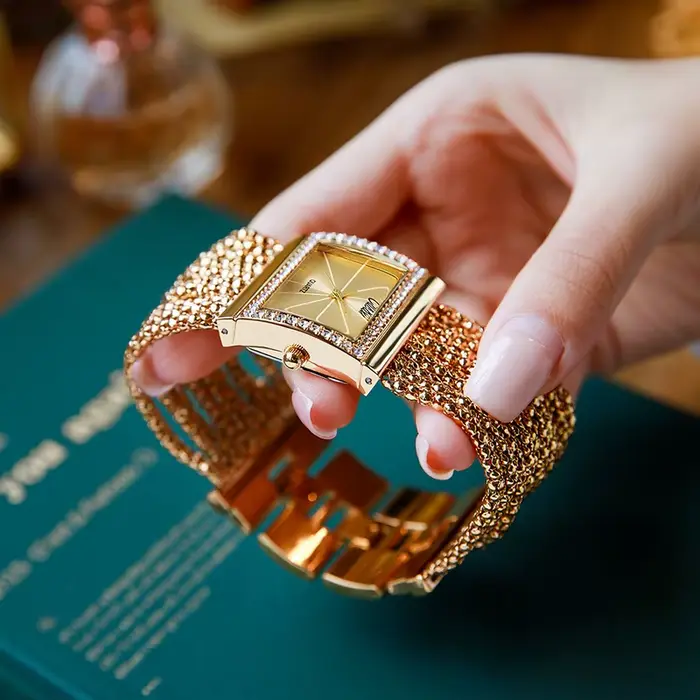 Montres-bracelets en acier pour femmes