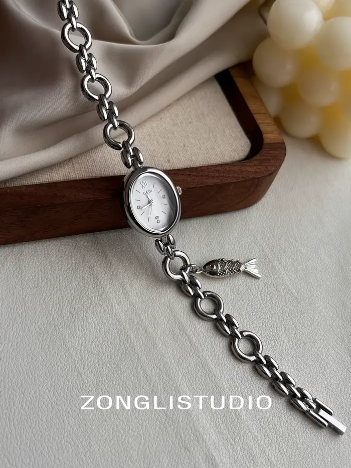 Montre-Bracelet à pendentif exquis pour femmes