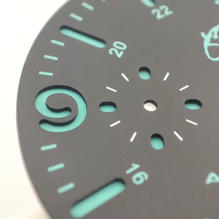 Cadran vert C3 lumineux stérile à calendrier unique