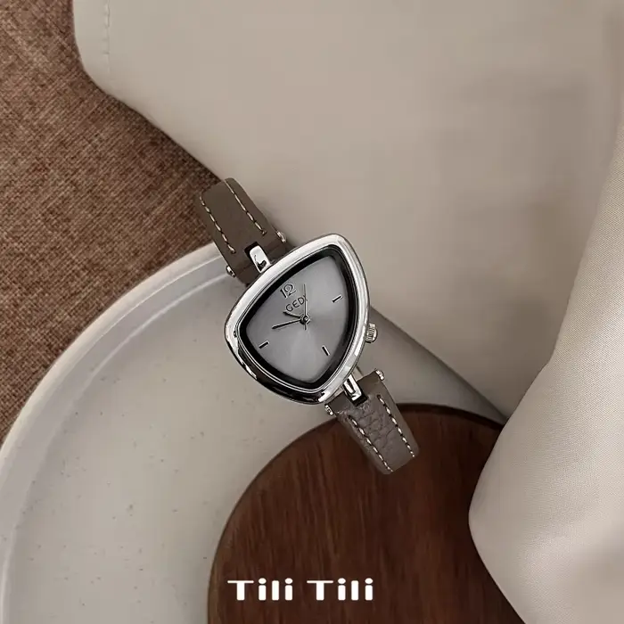 Montre de luxe pour femmes, montre exceptionnelle, montre à Quartz en cuir de styliste de haute qual