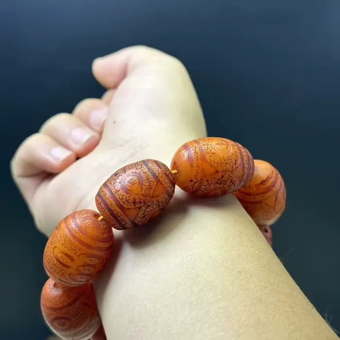 Bracelet de perles d'ambre rouge de style rétro, nouveau