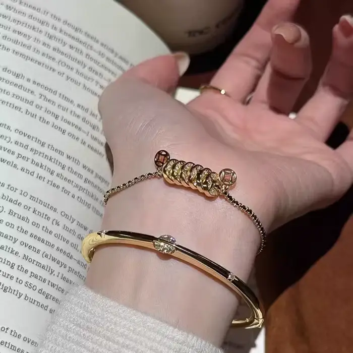 Nouveaux Bracelets Vintage en Cuivre Brillant Entièrement Sertis de Diamants pour Femme