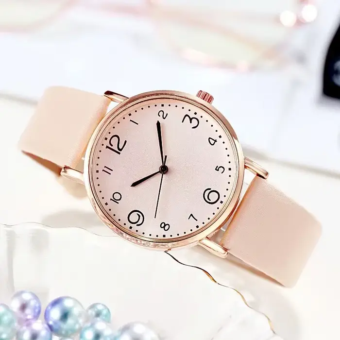 Nouvelles femmes montres dames décontracté chiffres arabes en cuir analogique montre à Quartz