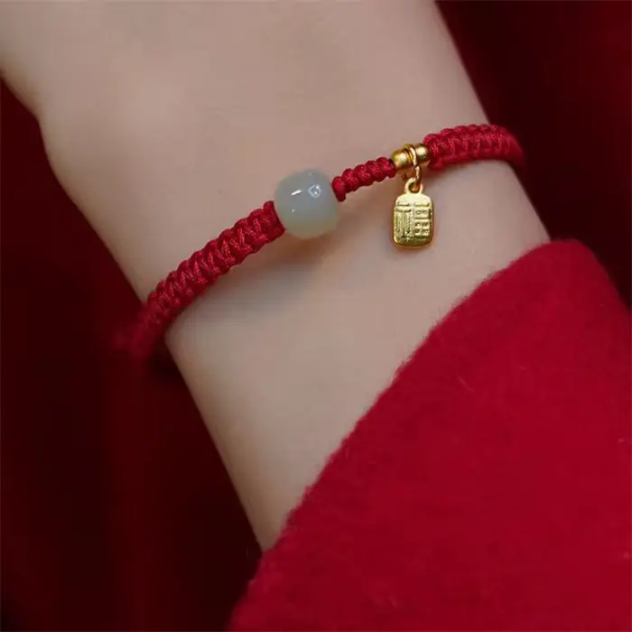 Bracelet en corde rouge unisexe avec nœud porte-bonheur ajustable pour femmes et hommes bijou de mode cadeau occasionnel amulette d'amitié