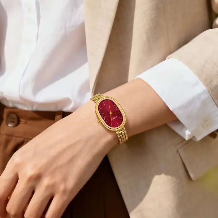 Montre à quartz simple et élégante pour femme, idéale pour un usage quotidien
