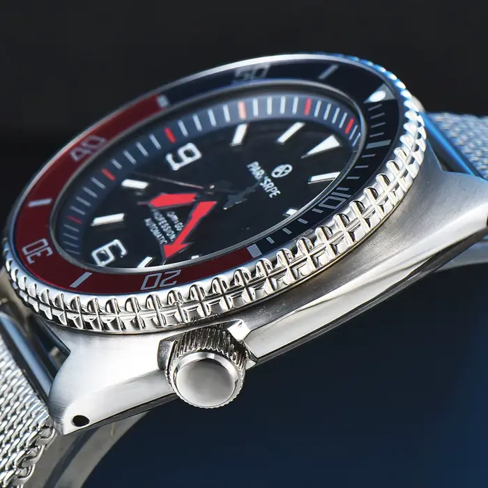 Montre rouge et bleue décontractée de luxe pour hommes