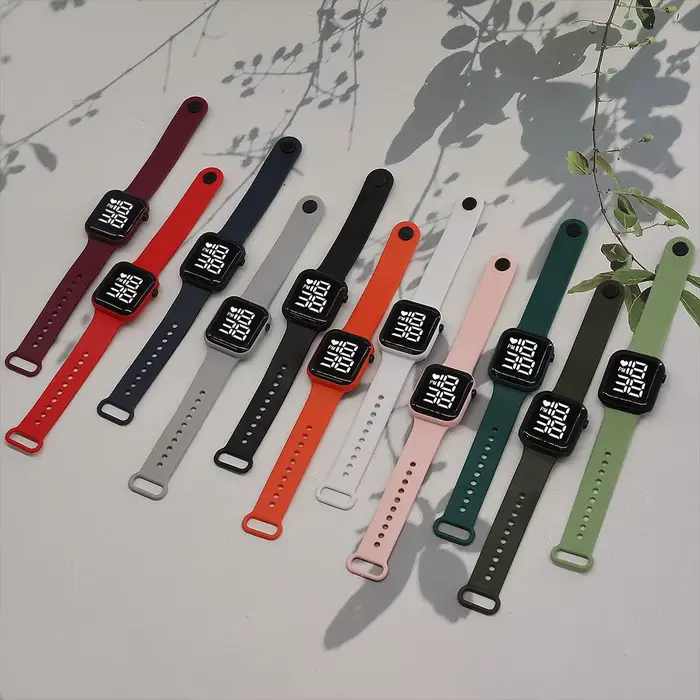 Montre numérique carrée LED résistante à l'eau pour femmes hommes et enfants activités sportives et quotidiennes