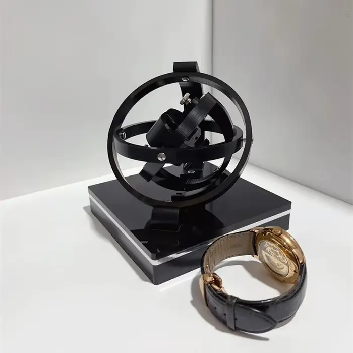 Remontoir de montres stéréoscopiques
