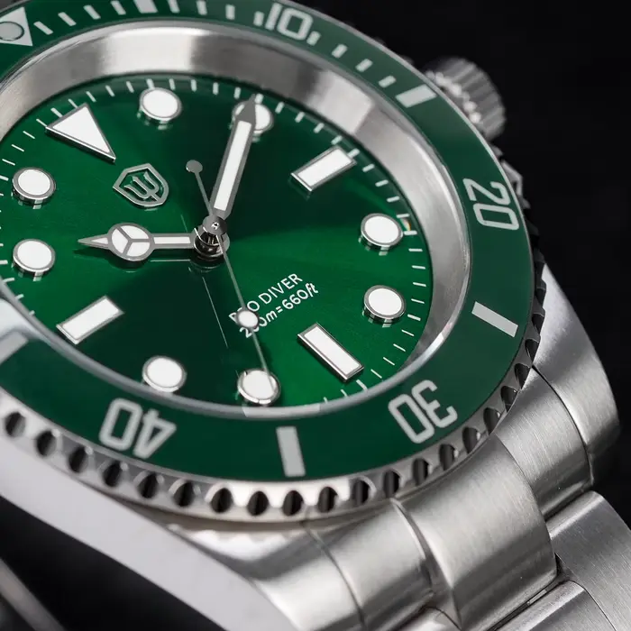 Watchdives WD1680Q V2 cadran vert montres à Quartz VH31 balayage deuxième mouvement saphir 200M étanche montre-bracelet en acier inoxydable