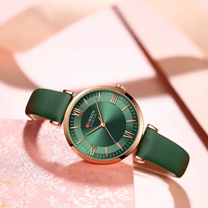 Nouvelles montres CURREN montres-bracelets en cuir à Quartz pour femmes horloge classique à la mode avec boîte