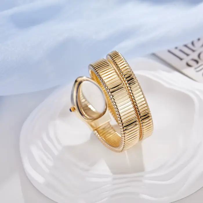 Montre à quartz serpent pour femme