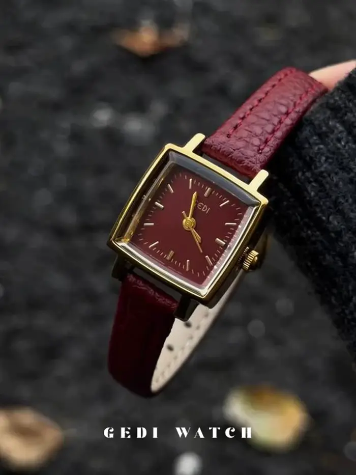 Montre de luxe pour femme style vintage quartz bracelet polyvalent et élégant cadeau occasion spéciale