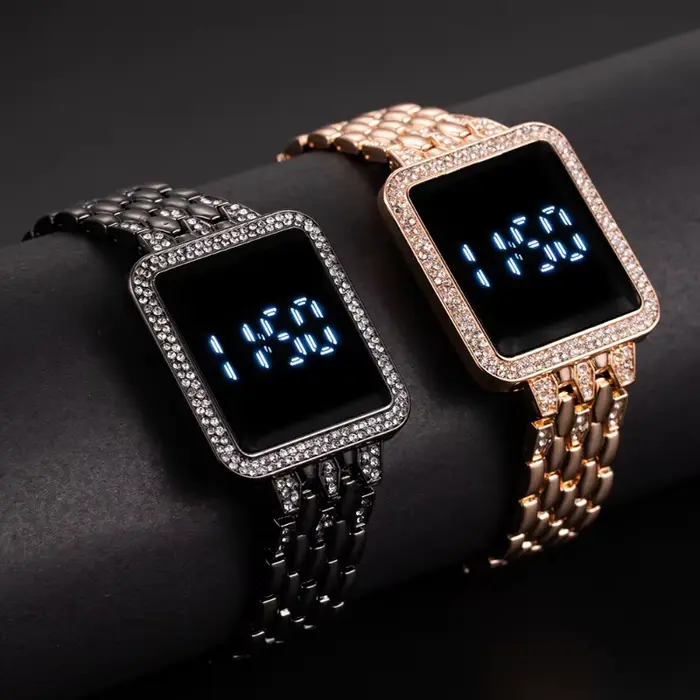 Montre numérique de luxe en alliage avec bracelet ajustable pour femmes, résistante à l'eau, idéale pour toutes les occasions