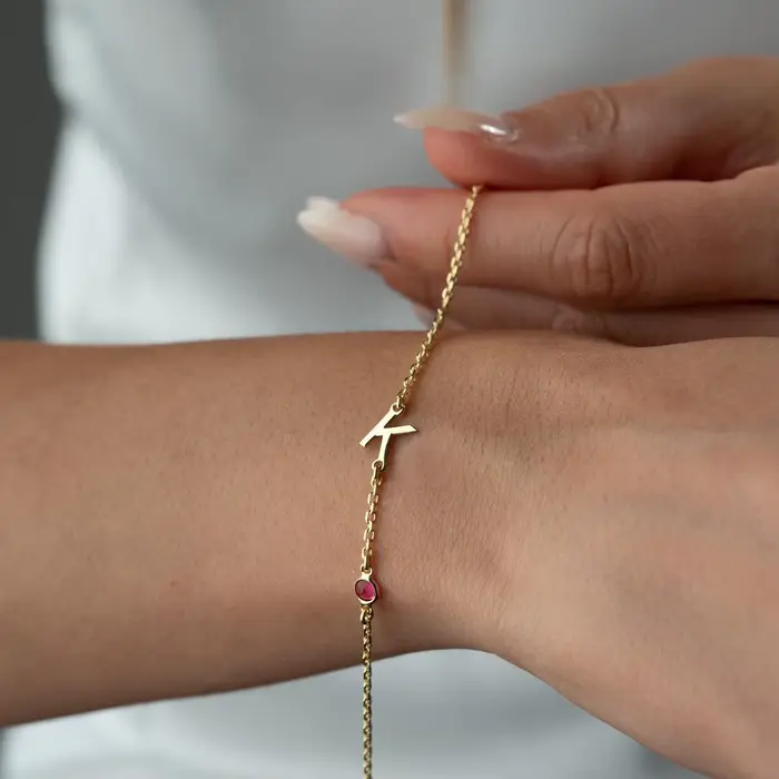 Bracelet en pierre de naissance initiale