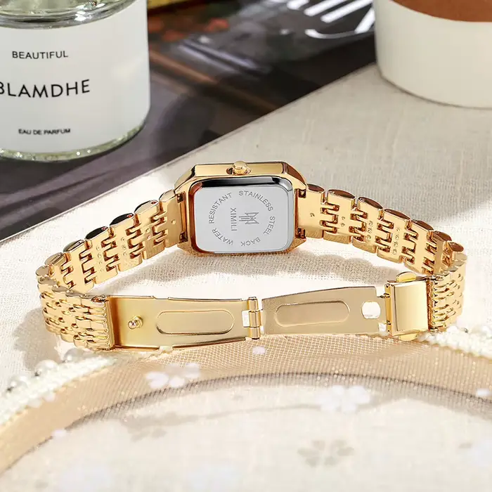montre pour femme bande d'acier montre à quartz carrée de mode