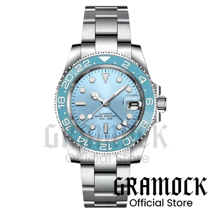Montre de plongée GMT personnalisée pour homme 40 mm Cadran bleu glacé NH34A Mécanique Luminescent vert Lunette en céramique Saphir Date 100 m Étanche