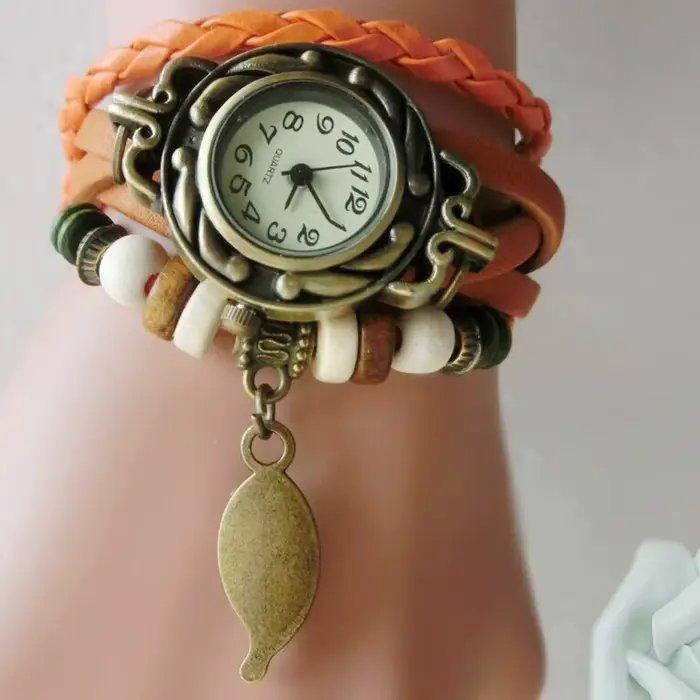 Montre-bracelet enveloppée de cuir vintage pour femmes