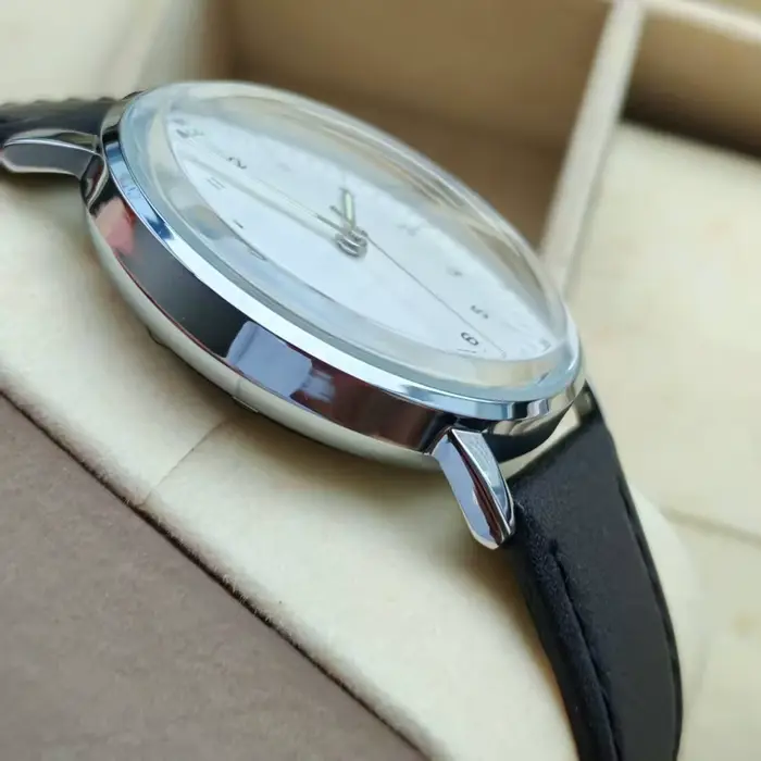 Montre-bracelet mécanique antique unisexe avec mouvement automatique verre bombé vintage design résistant à l'eau pour homme femme occasions spéciales