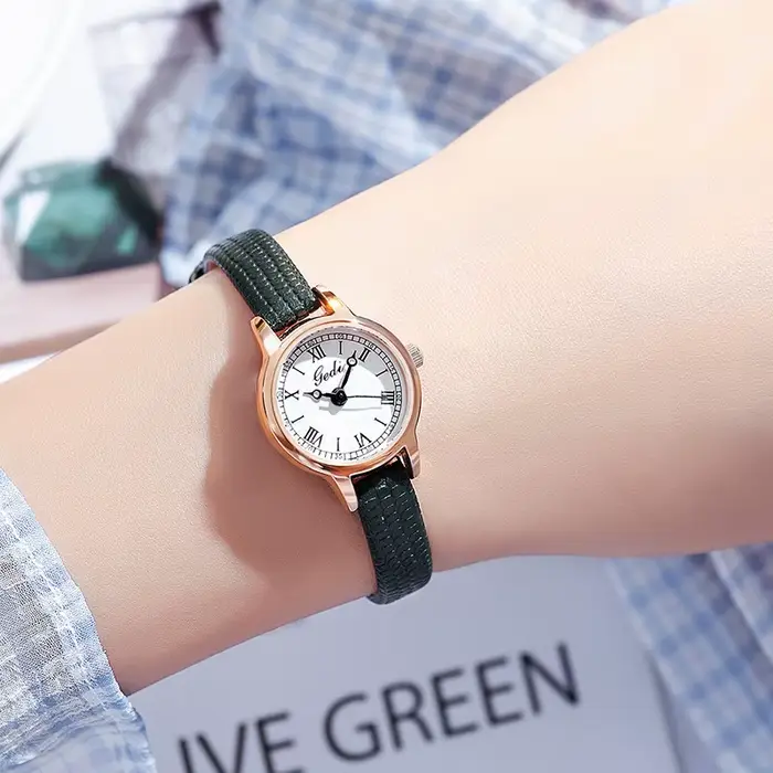 Montre pour femme rétro petite fille étudiant montres Niche haut de gamme bracelet en cuir étanche dames mode Quartz