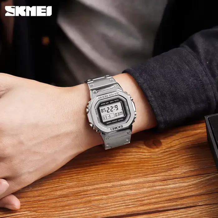 Montre numérique résistante aux chocs pour homme, avec alarme, chronomètre et affichage LED pour entraînements et événements formels