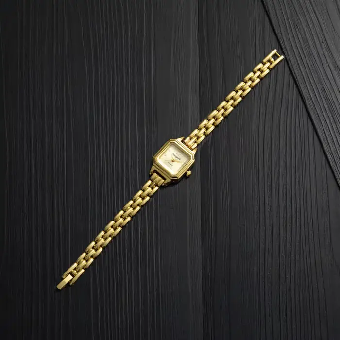 Montres à Quartz de luxe pour femmes dorées marque de mode carré dames