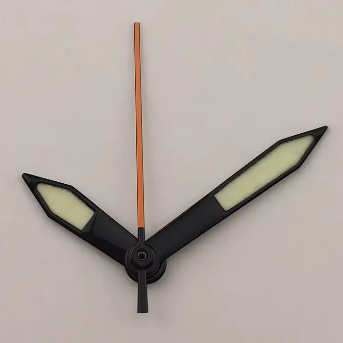 Aiguille de montre verte lumineuse