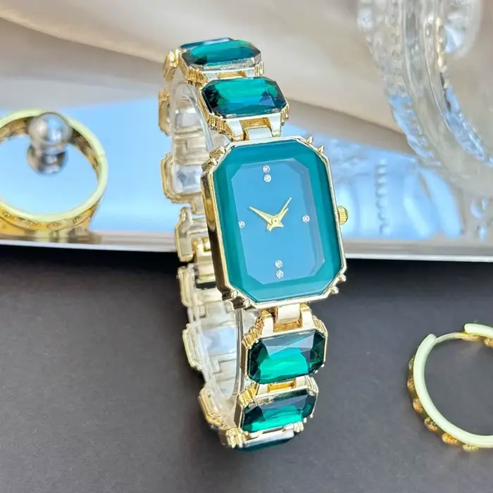 Montre en Quartz avec Strass et Bracelet Ajustable pour Femmes Occasions Spéciales Et Décontractées