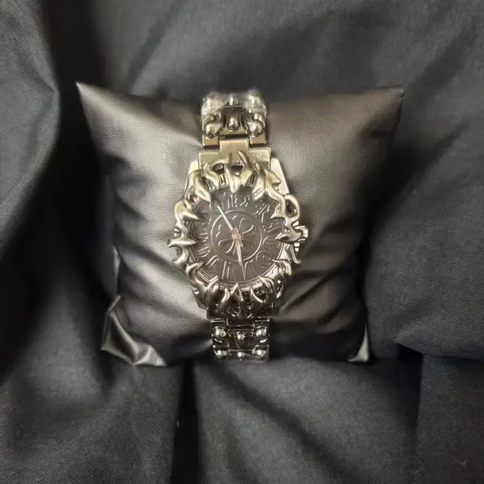Montre-bracelet à quartz originale à la mode avec cadran à griffes irrégulières et chiffres romains montre pour hommes