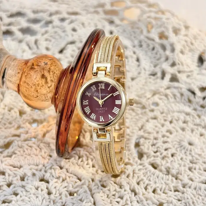 Montre-bracelet vintage à franges rondes pour femme – Élégance intemporelle avec une touche bohème et un charme