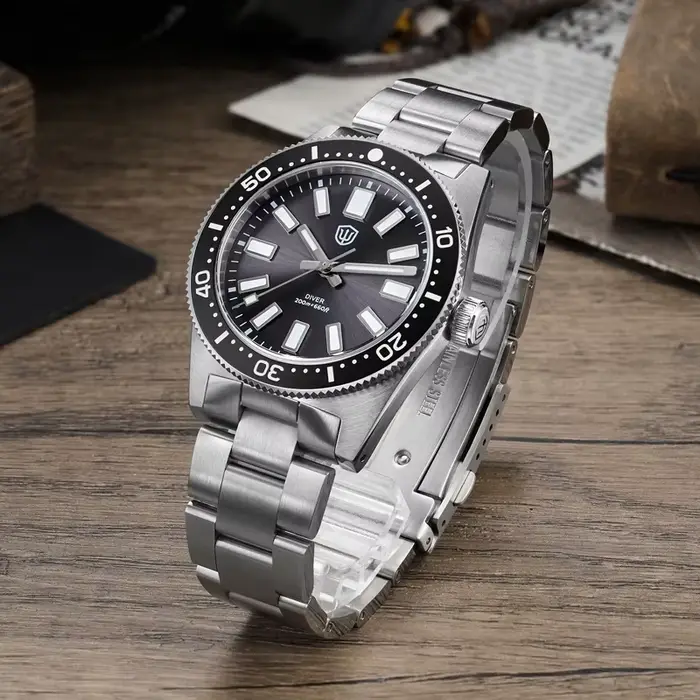 Montre Quartz VH31 à Boîtier Acier Inoxydable Lumineux pour Hommes Occasions Spéciales Plongée et Exploration