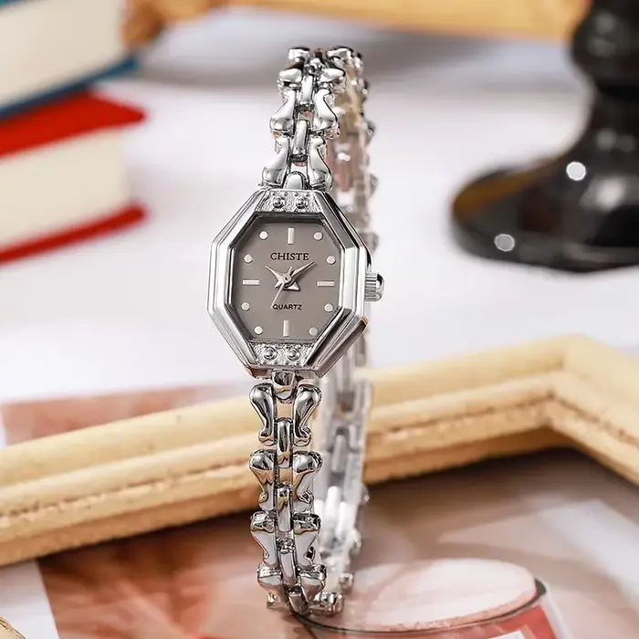 Montre-bracelet rétro pour femmes style mode et casual avec cadran polygonal et mouvement quartz pour occasions spéciales