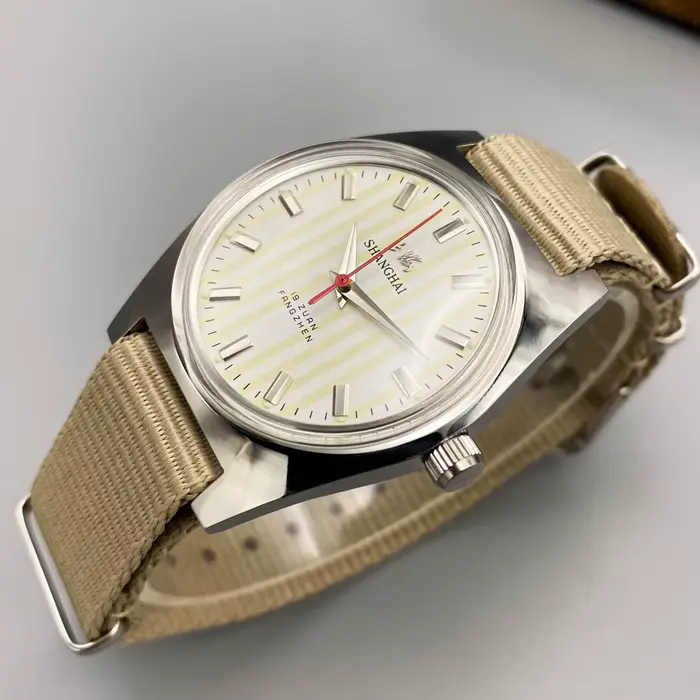 Montre Bauhaus Design Shanghai 7120 36MM pour homme