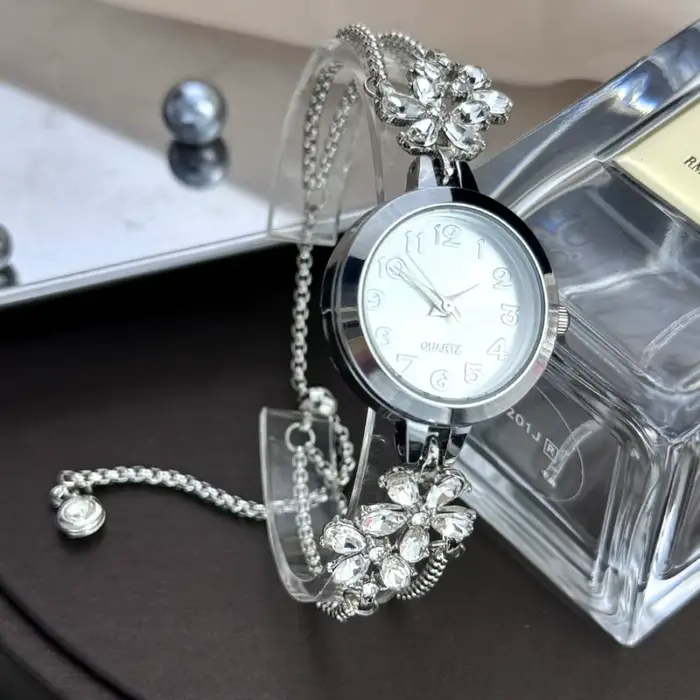 Nouvelle fleur strass montres Bracelet réglable