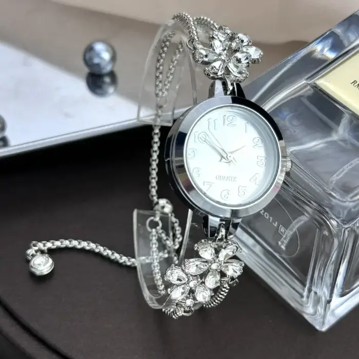 Nouvelle fleur strass montres Bracelet réglable