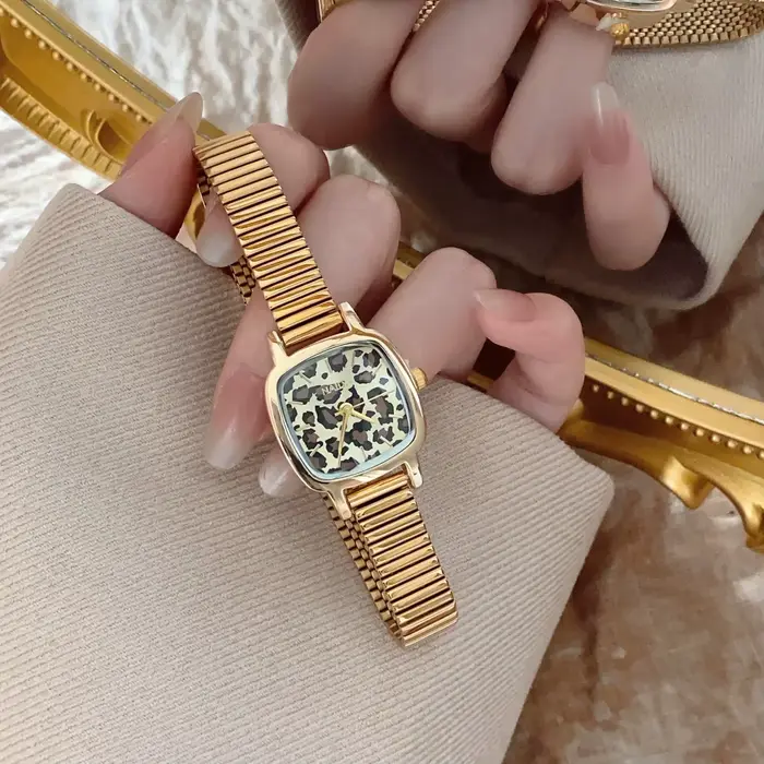 Montre carrée à cadran imprimé léopard bracelet en acier inoxydable cadeau pour femme occasion spéciale bronze café rose quartz élégante