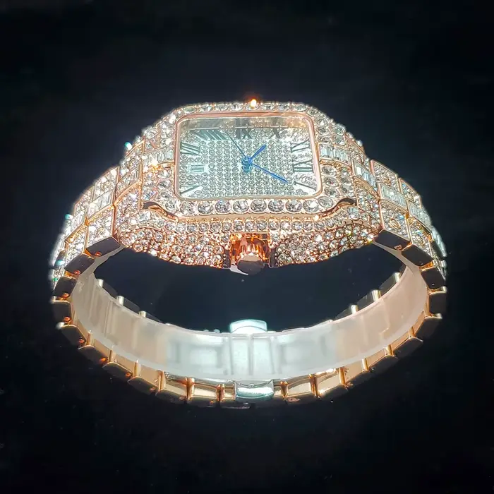Montre Luxe en Or Rose Iced Out Quartz pour Homme Occasions Spéciales Mode Hip Hop Élégante à Offrir