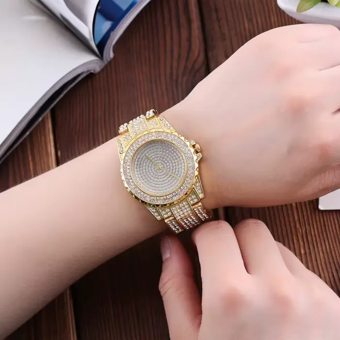 Montre-bracelet en cristal de luxe pour femme