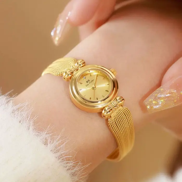 Nouvelles montres pour femmes petit cadran vert montre à Quartz de luxe Vintage dames robe Bracelet