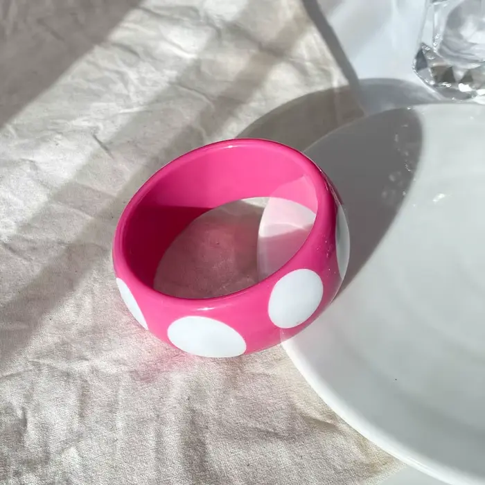 Bracelet en résine acrylique Fuchsia géométrique rond pour femmes occasions spéciales