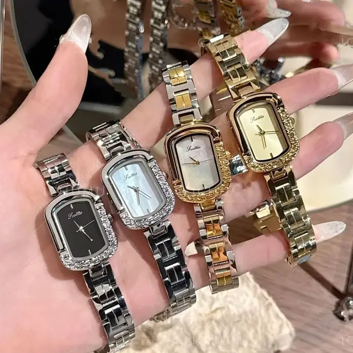 Montre carrée haut de gamme pour femmes