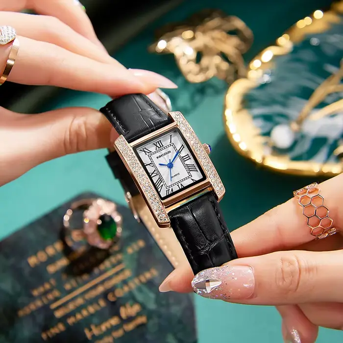 Montre élégante pour femme à quartz