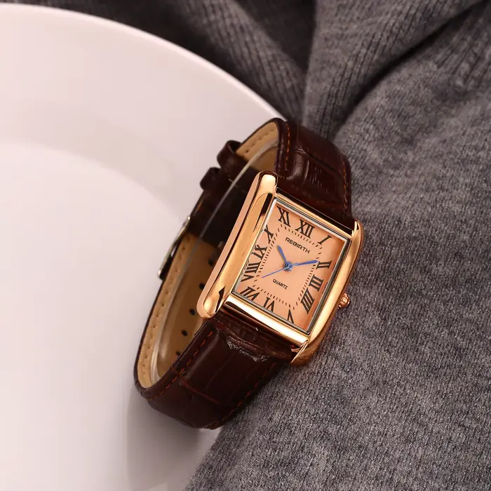 Montre carrée simple de style rétro avec chiffres romains