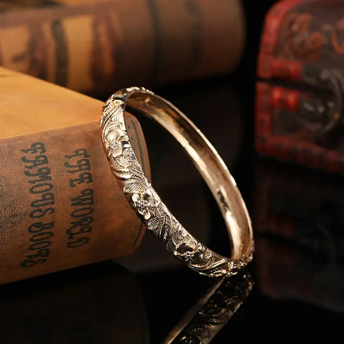 Bracelet à motifs floraux pour femmes