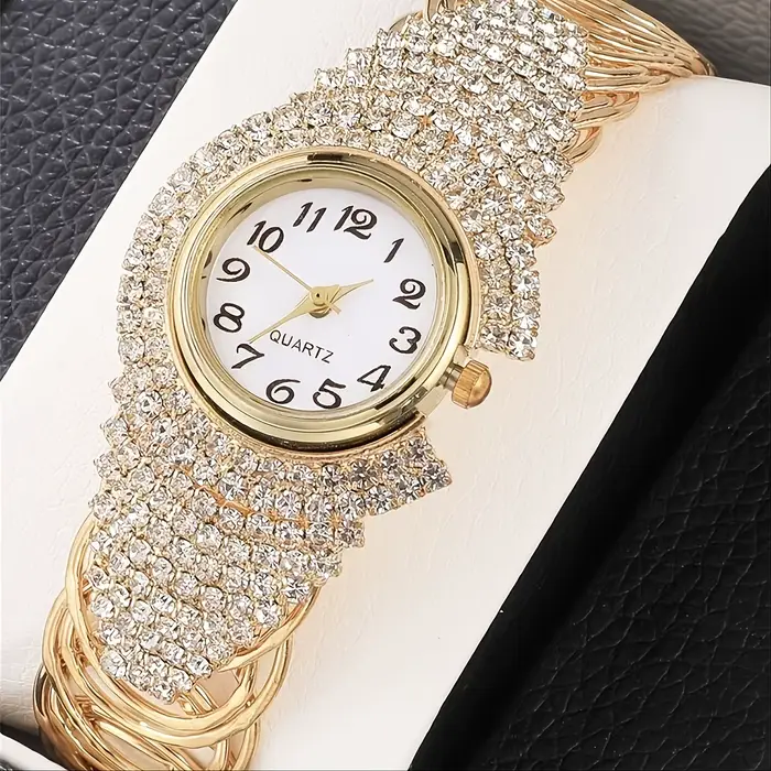 Montre élégante pour femme ornée de strass avec bracelet tendance et mouvement quartz pour occasions spéciales