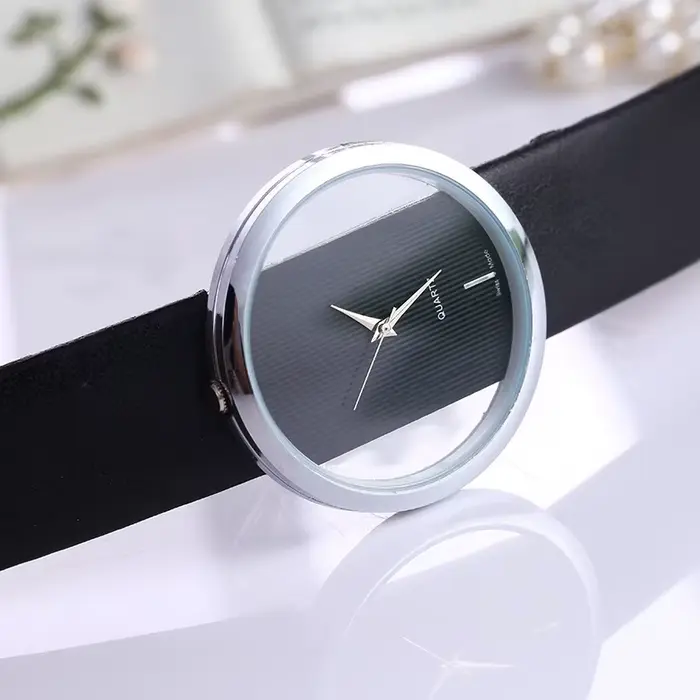 Montre à quartz avec bracelet en cuir transparent pour femme